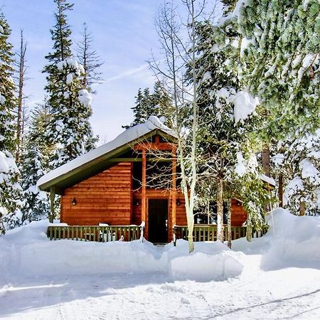Lovely Log Cabin With Fire Pit! Duck Creek Village Dış mekan fotoğraf