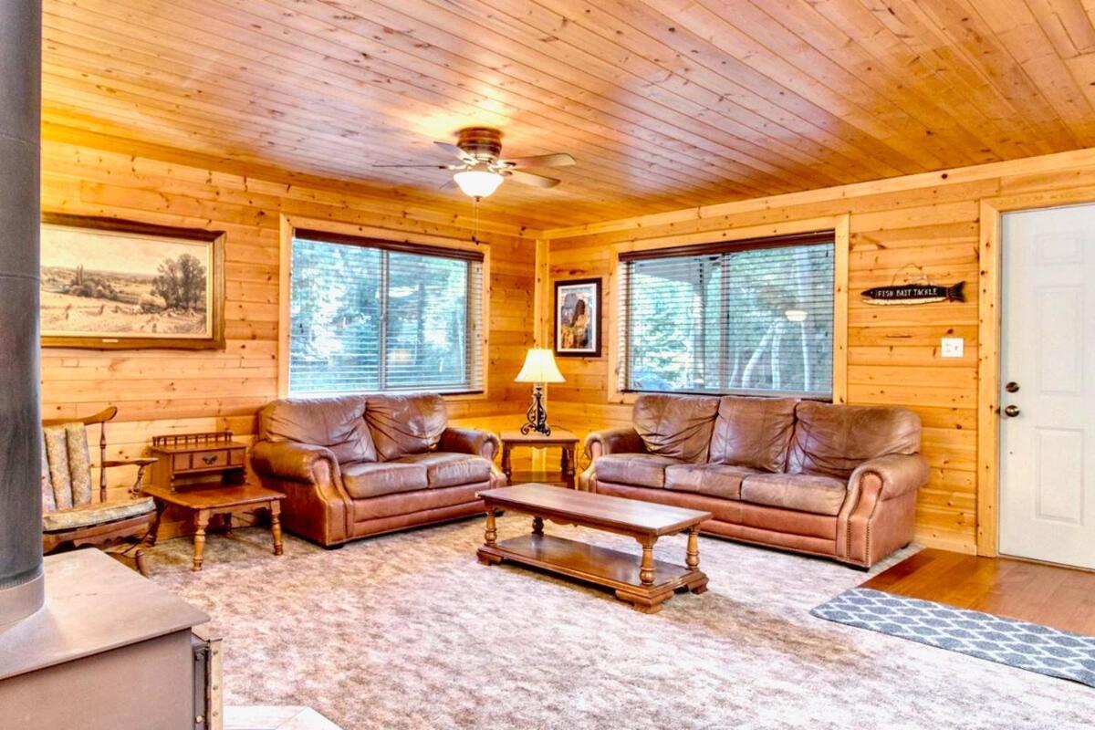 Lovely Log Cabin With Fire Pit! Duck Creek Village Dış mekan fotoğraf