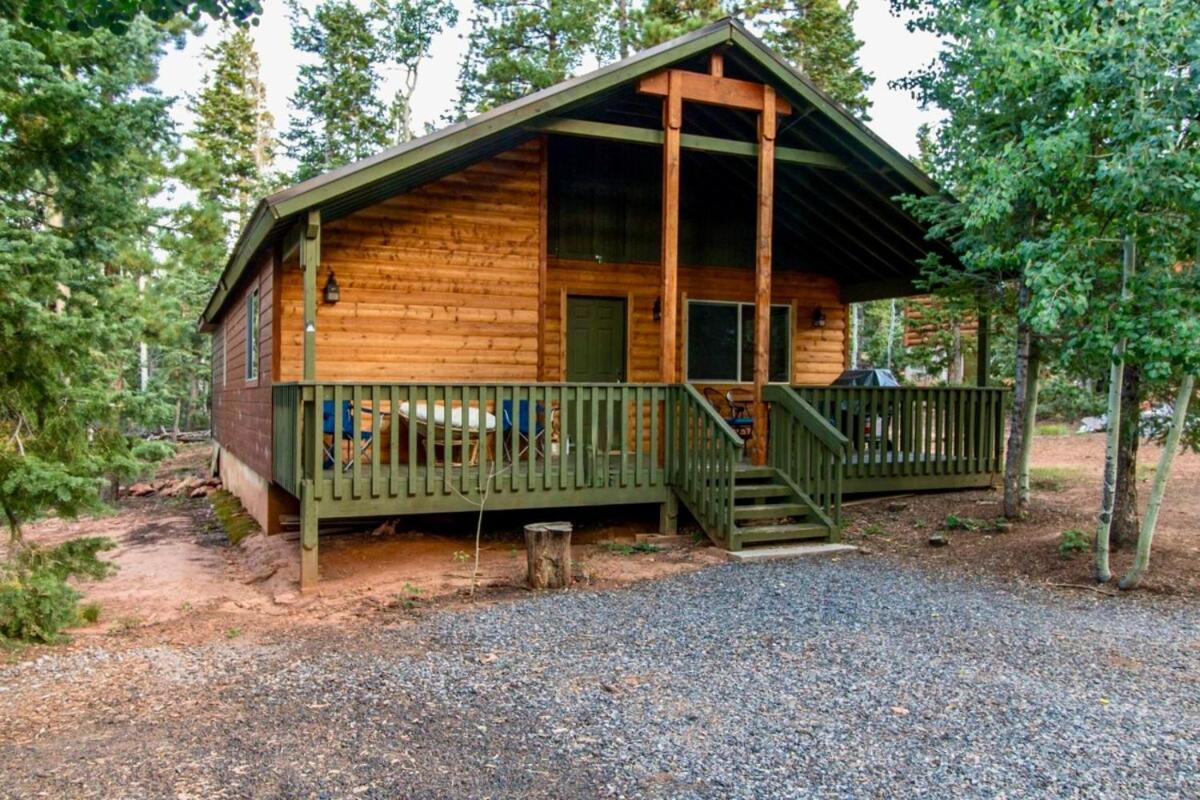 Lovely Log Cabin With Fire Pit! Duck Creek Village Dış mekan fotoğraf